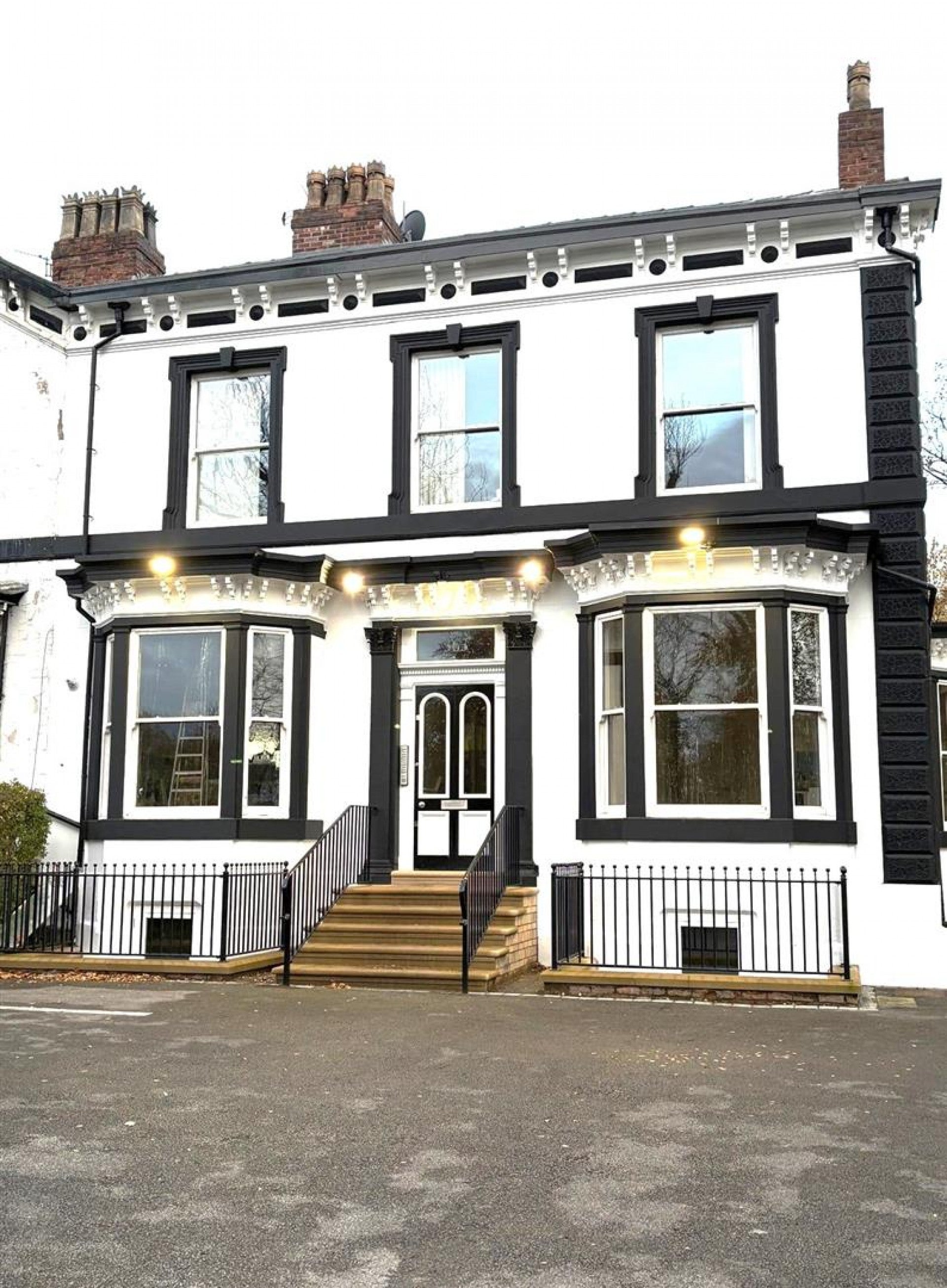 Flat Wilmslow Road in Manchester