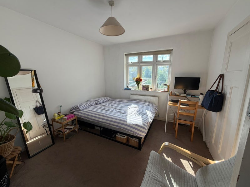 Room Whittell Gardens in Greater London