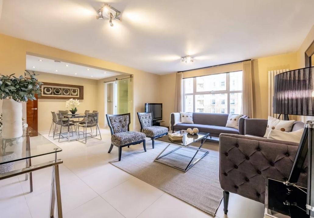 Flat Queen's Grove in Greater London