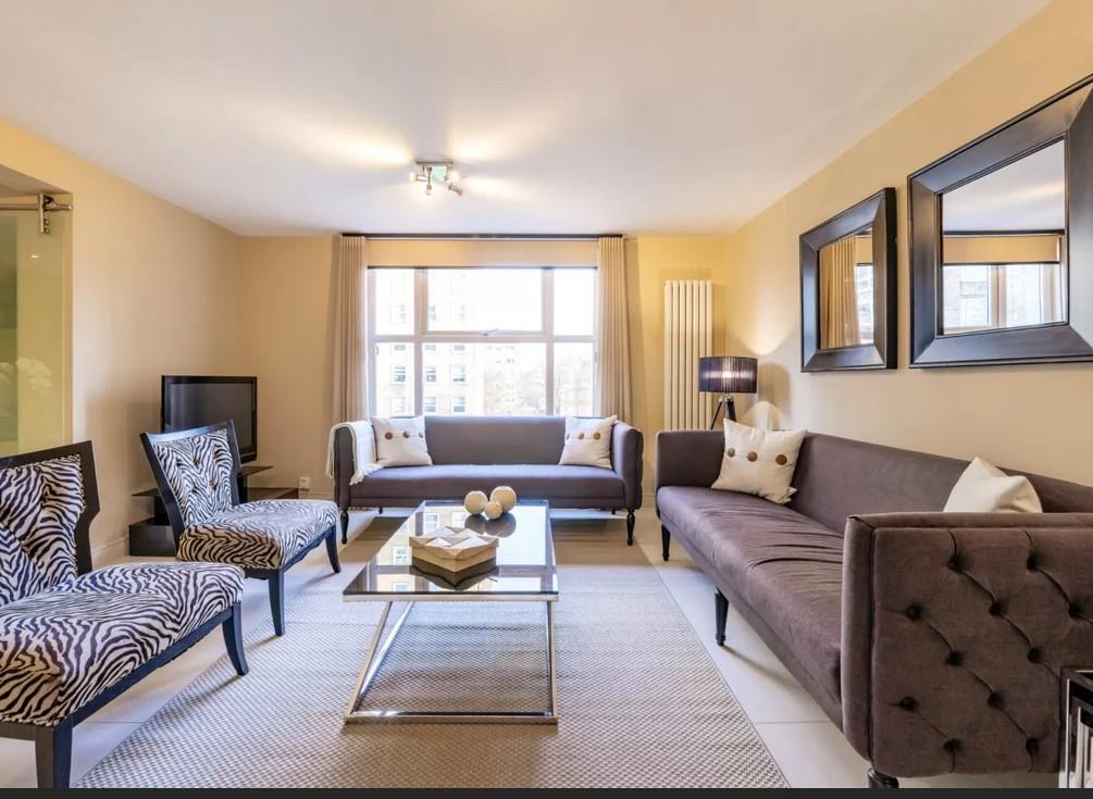 Flat Queen's Grove in Greater London