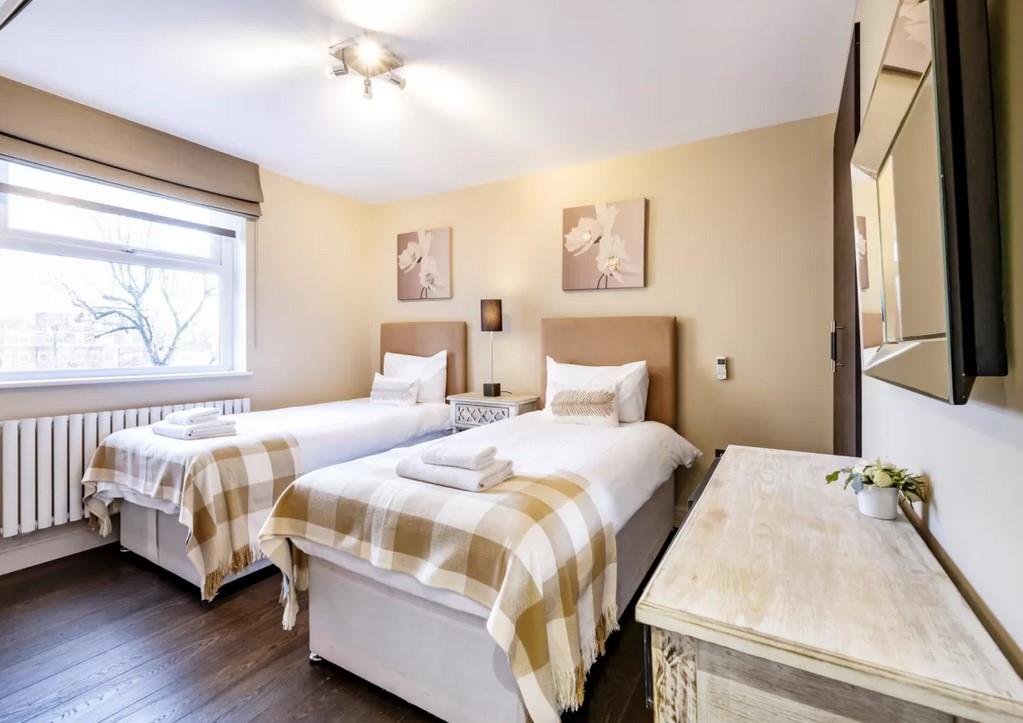 Flat Queen's Grove in Greater London