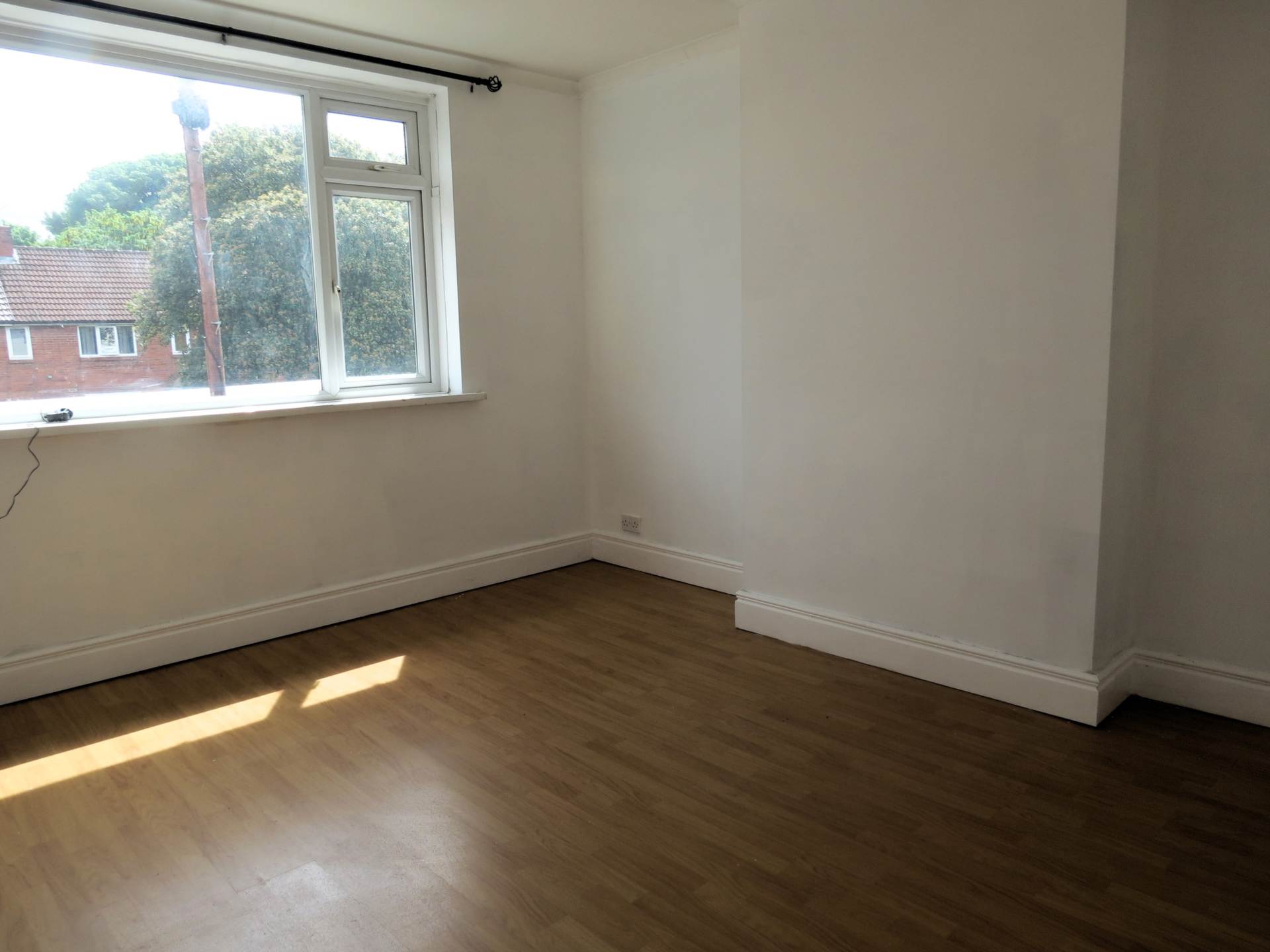 Flat Two Ball Lonnen in Newcastle upon Tyne