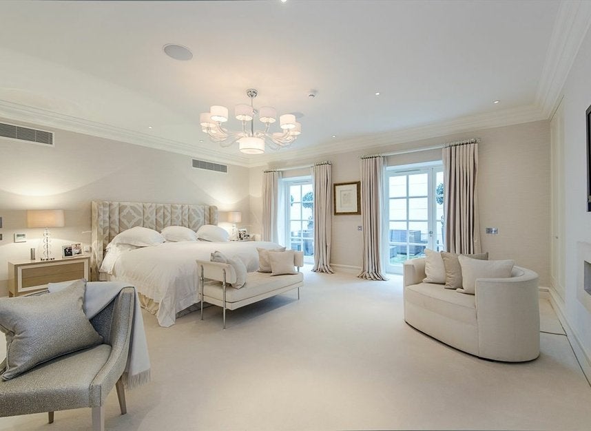 Flat Upper Grosvenor Street in City of Westminster