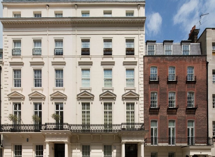 Flat Upper Grosvenor Street in City of Westminster