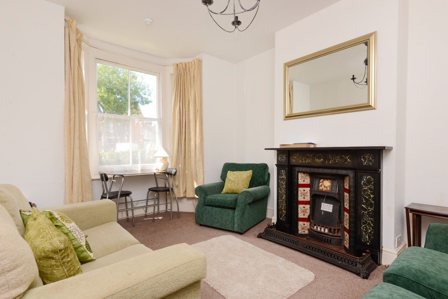 Room Beaconsfield Road in Canterbury