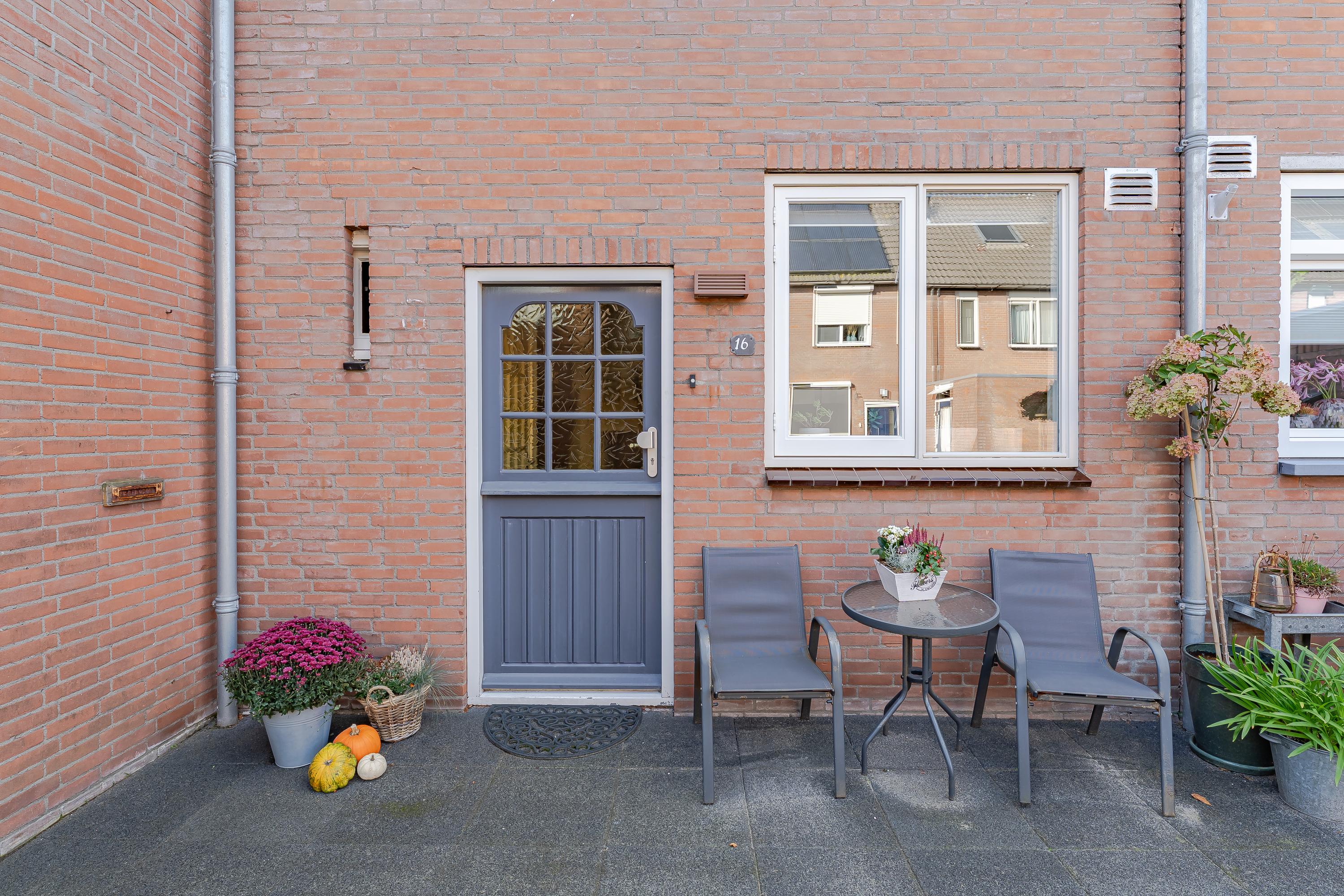 Huis Noordvaartlaan 16 in Hazerswoude-Dorp