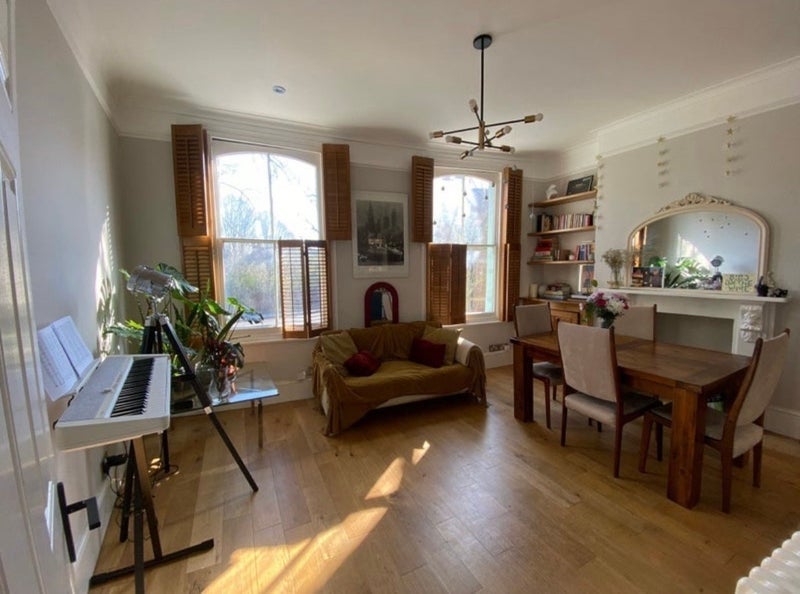 Room Bramley Road in Greater London