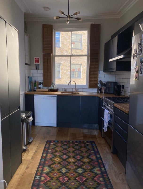 Room Bramley Road in Greater London