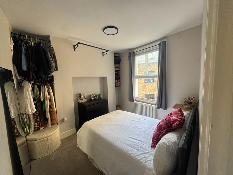 Room Bramley Road in Greater London