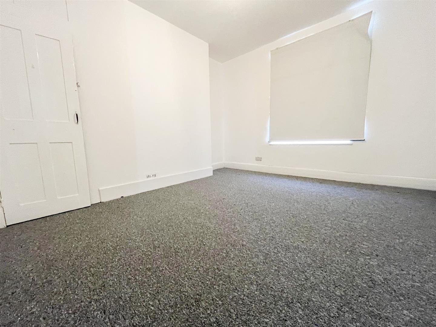Flat Wellington Square in St Leonards