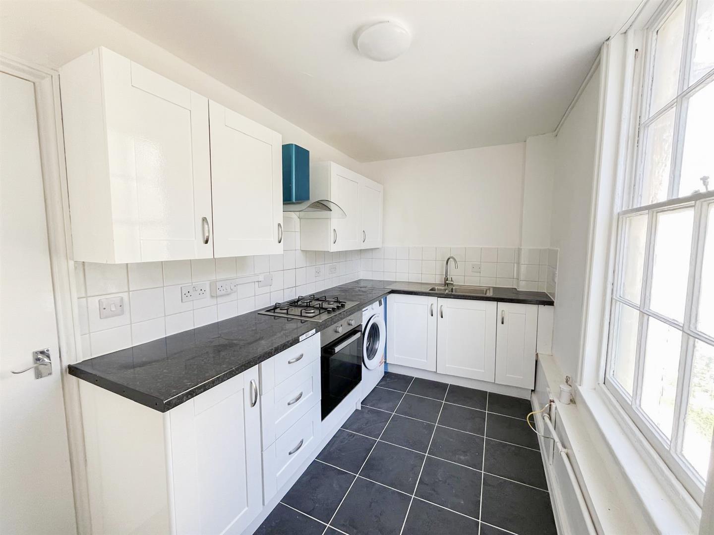 Flat Wellington Square in St Leonards