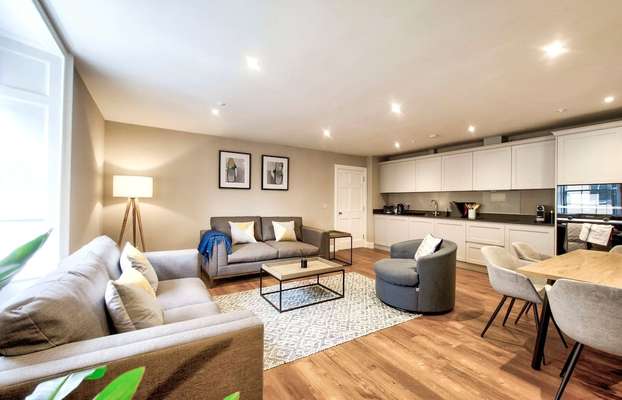 Flat York Place in City of Edinburgh