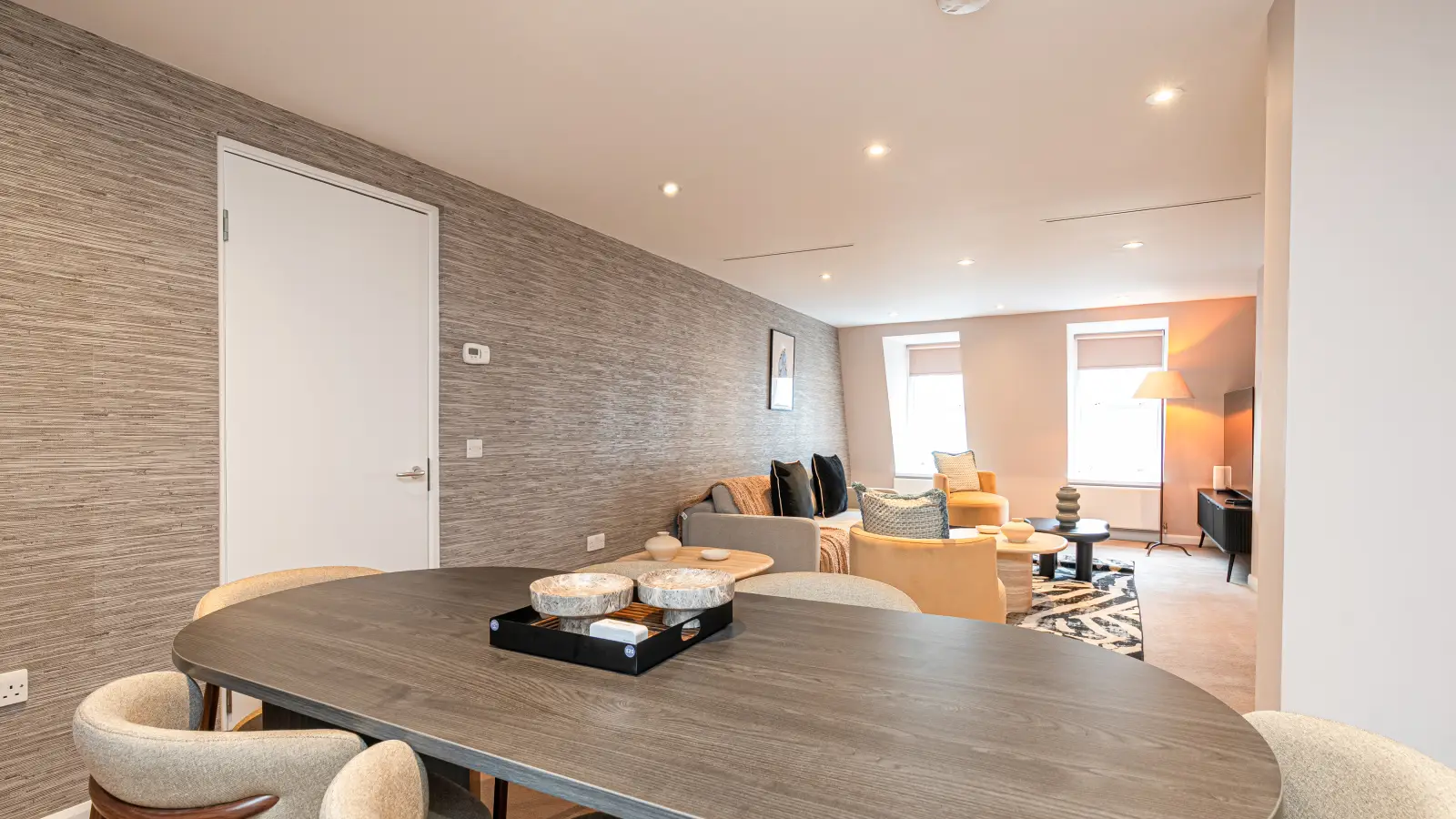 Flat Holyrood Street in Greater London
