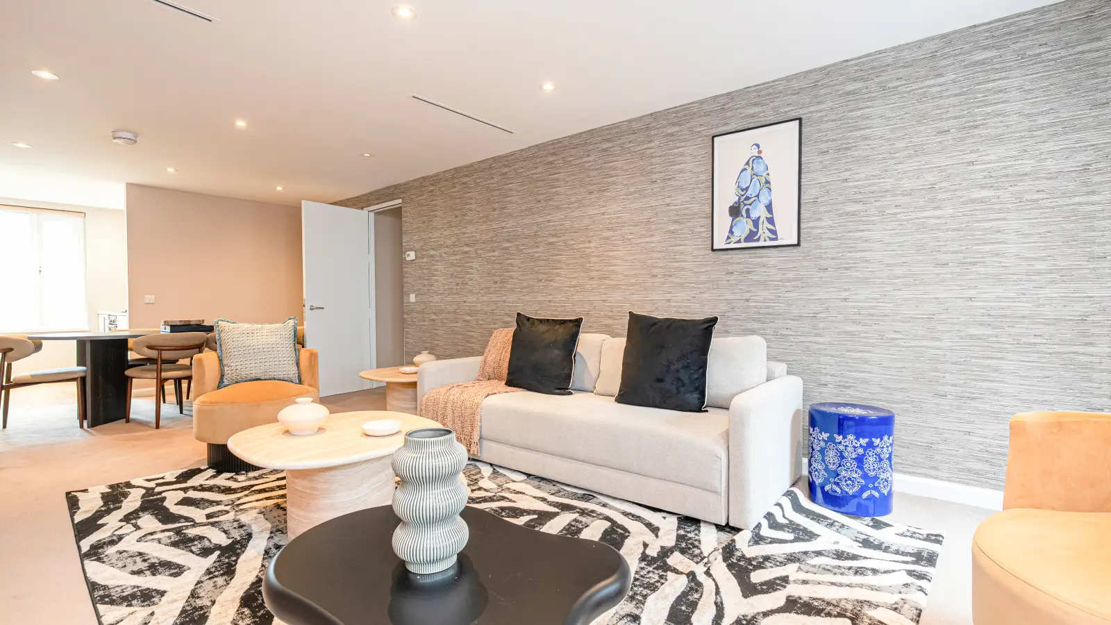 Flat Holyrood Street in Greater London