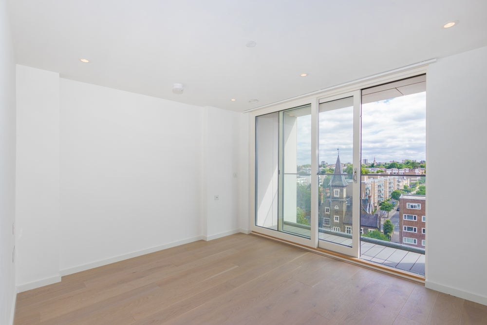 Flat Upper Richmond Road in Greater London
