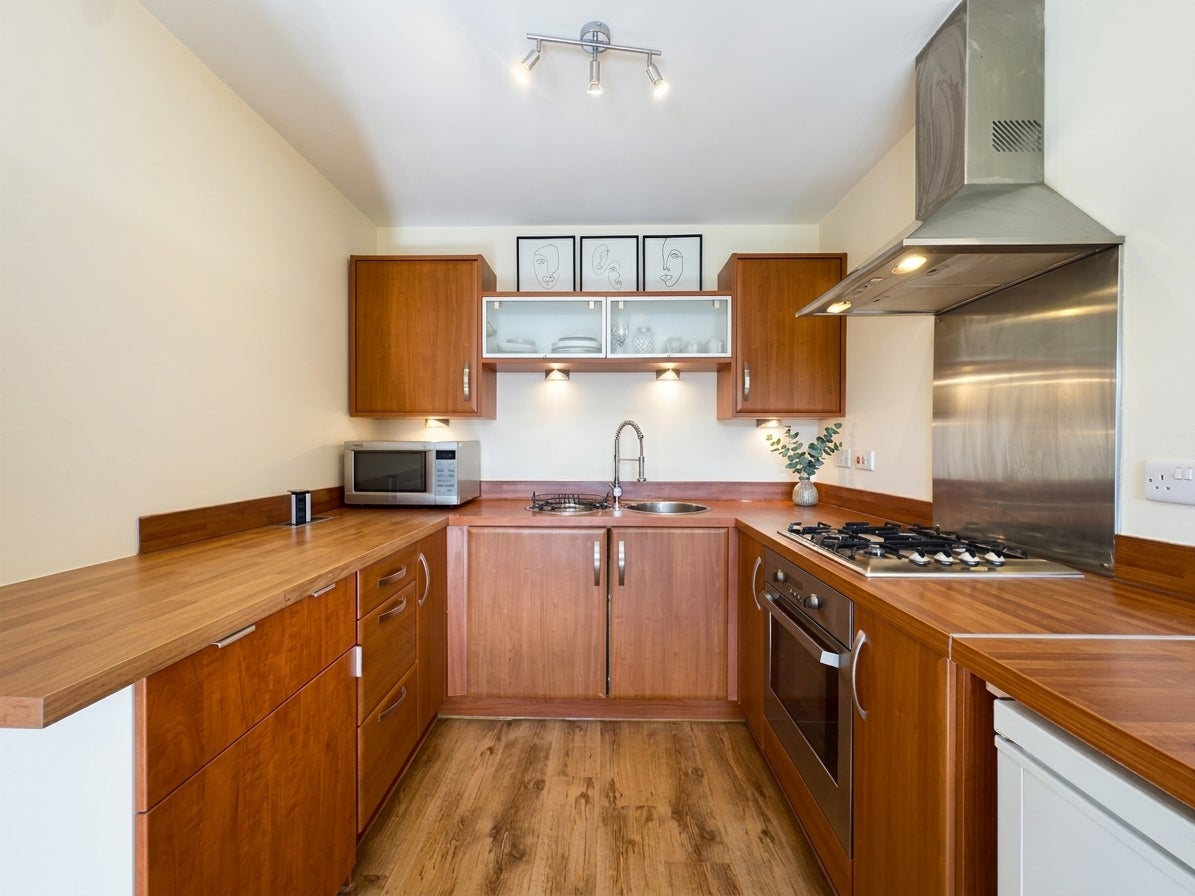Flat Firpark Court in Glasgow