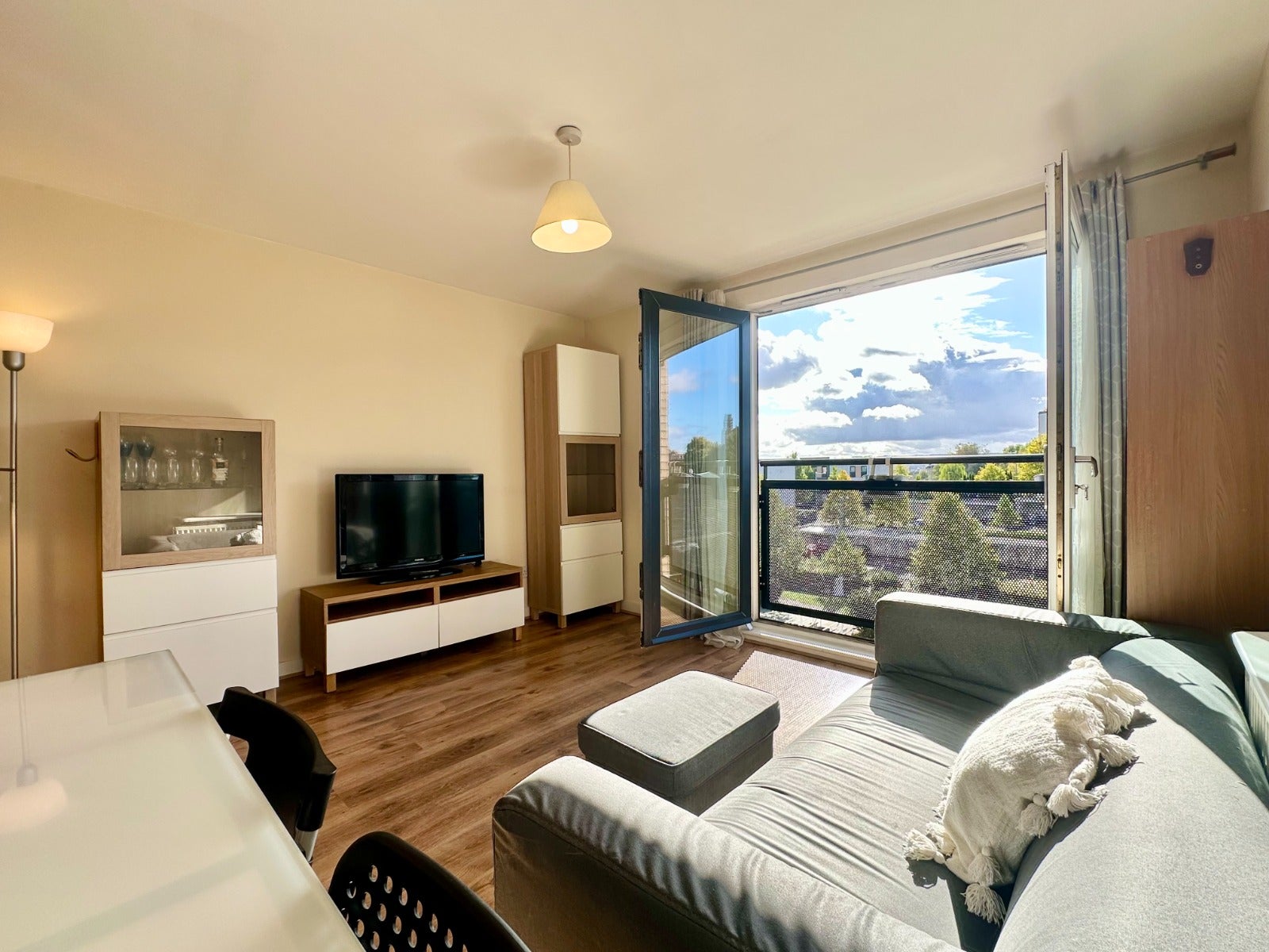 Flat Firpark Court in Glasgow