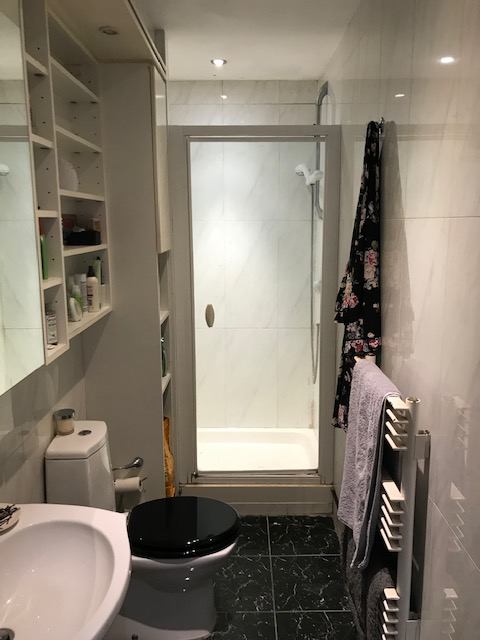 Room Stone Park Avenue in Greater London