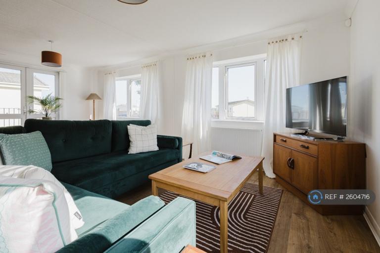 Flat Rossiters Quay in Christchurch