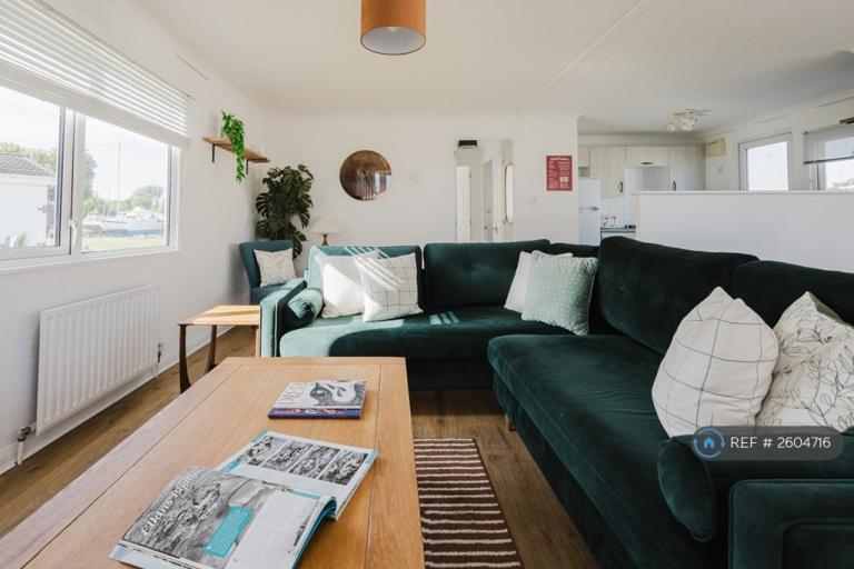 Flat Rossiters Quay in Christchurch
