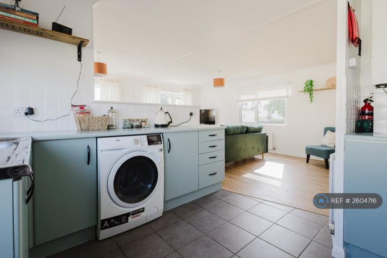 Flat Rossiters Quay in Christchurch