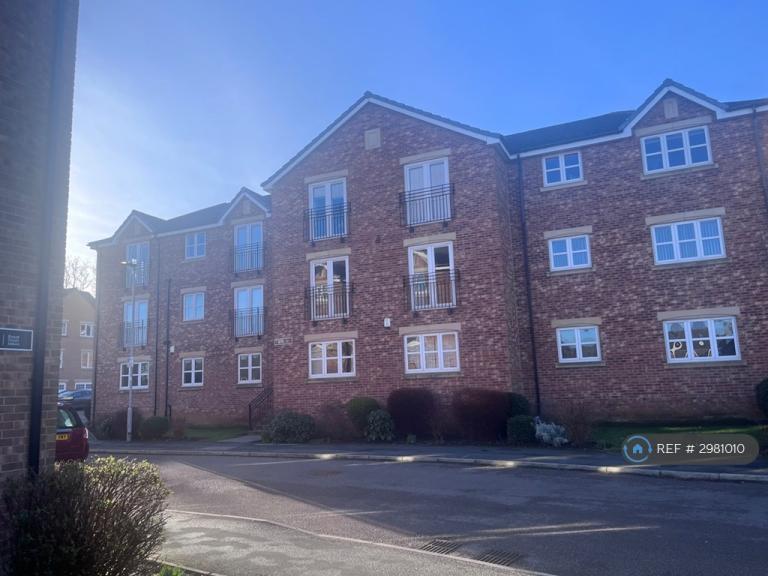 Flat Royal Troon Drive in Wakefield