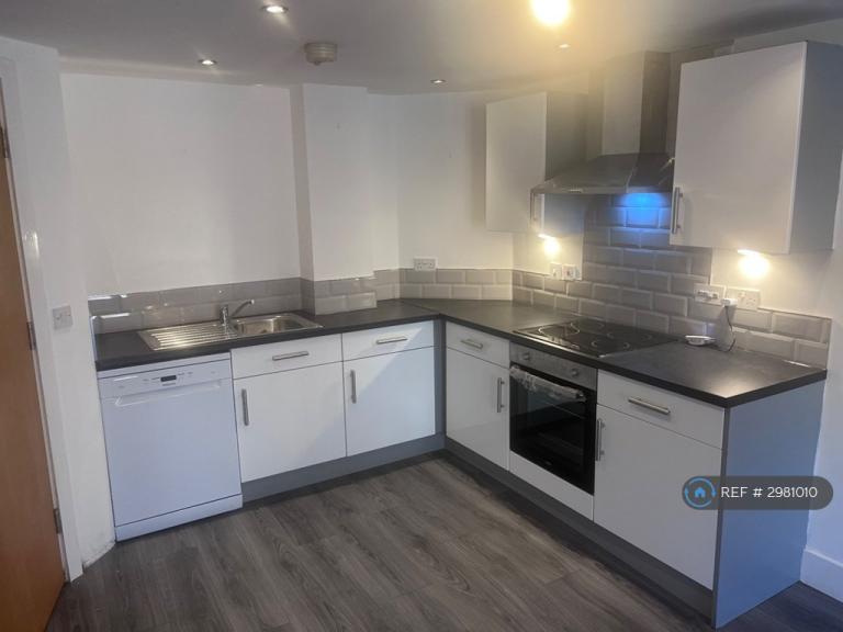 Flat Royal Troon Drive in Wakefield