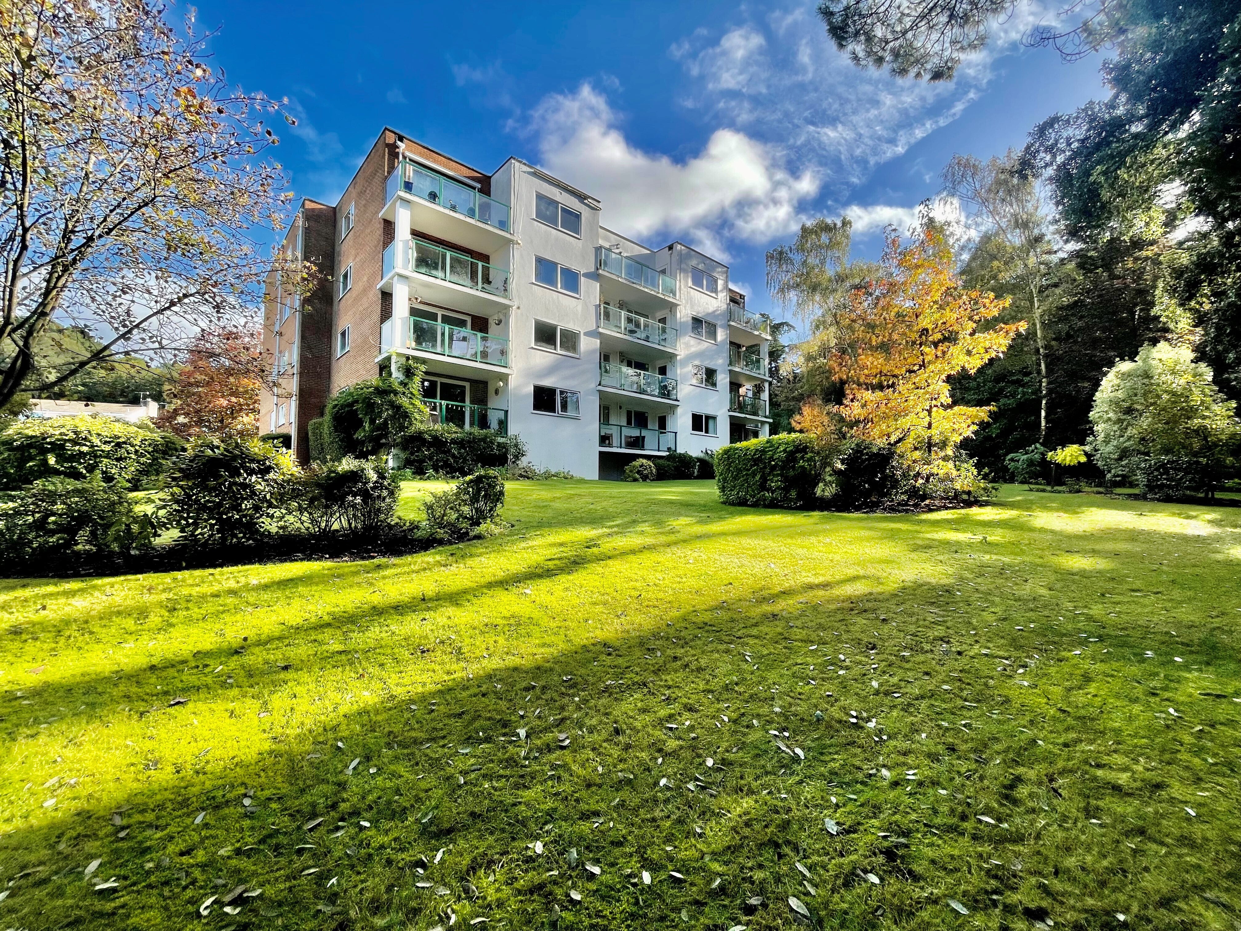 Flat Avalon in Poole