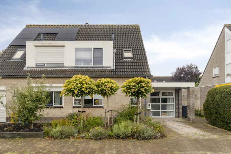 Huis Philips van Almondestraat 34 in Hellevoetsluis