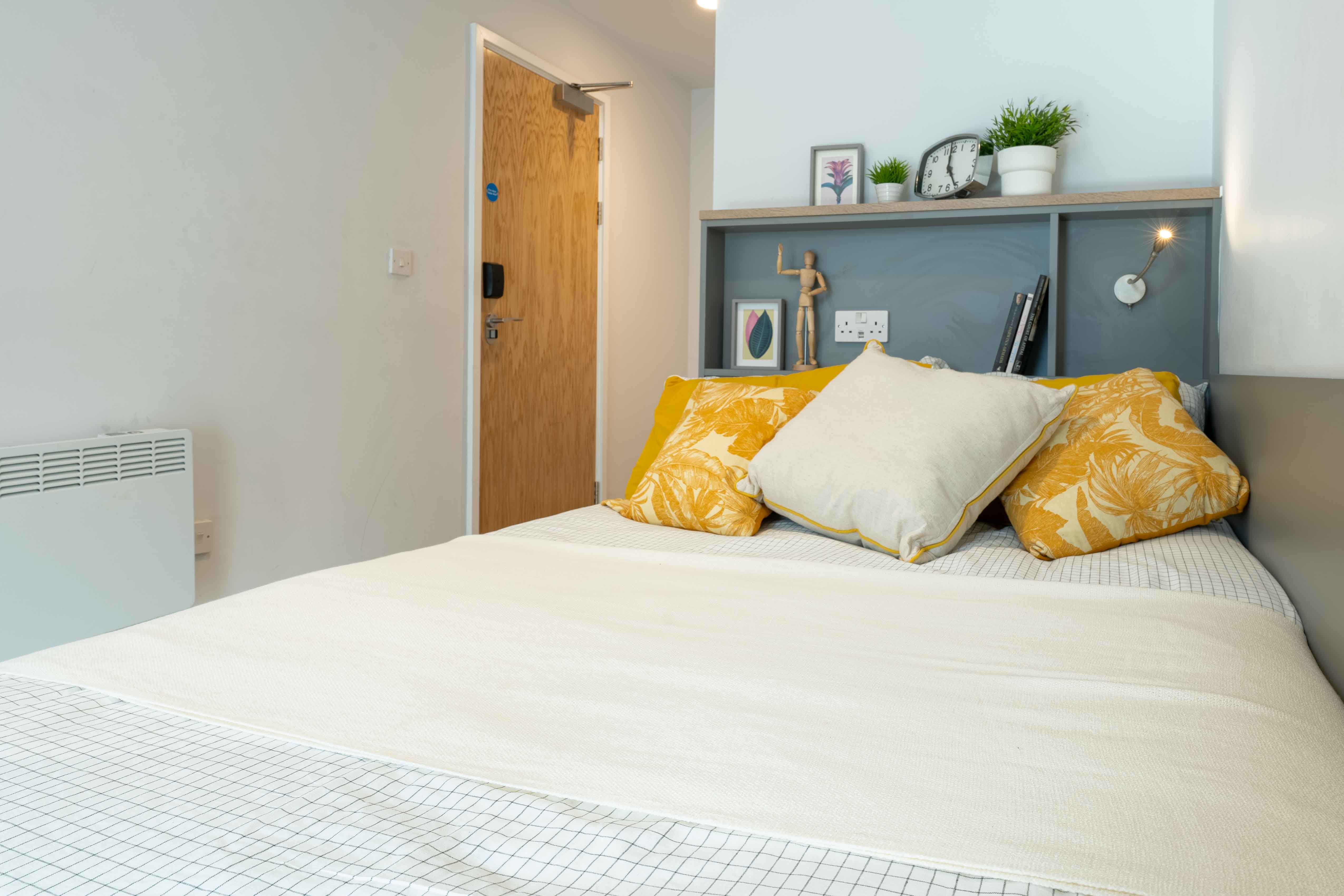 Room Nelson Street in Nottingham