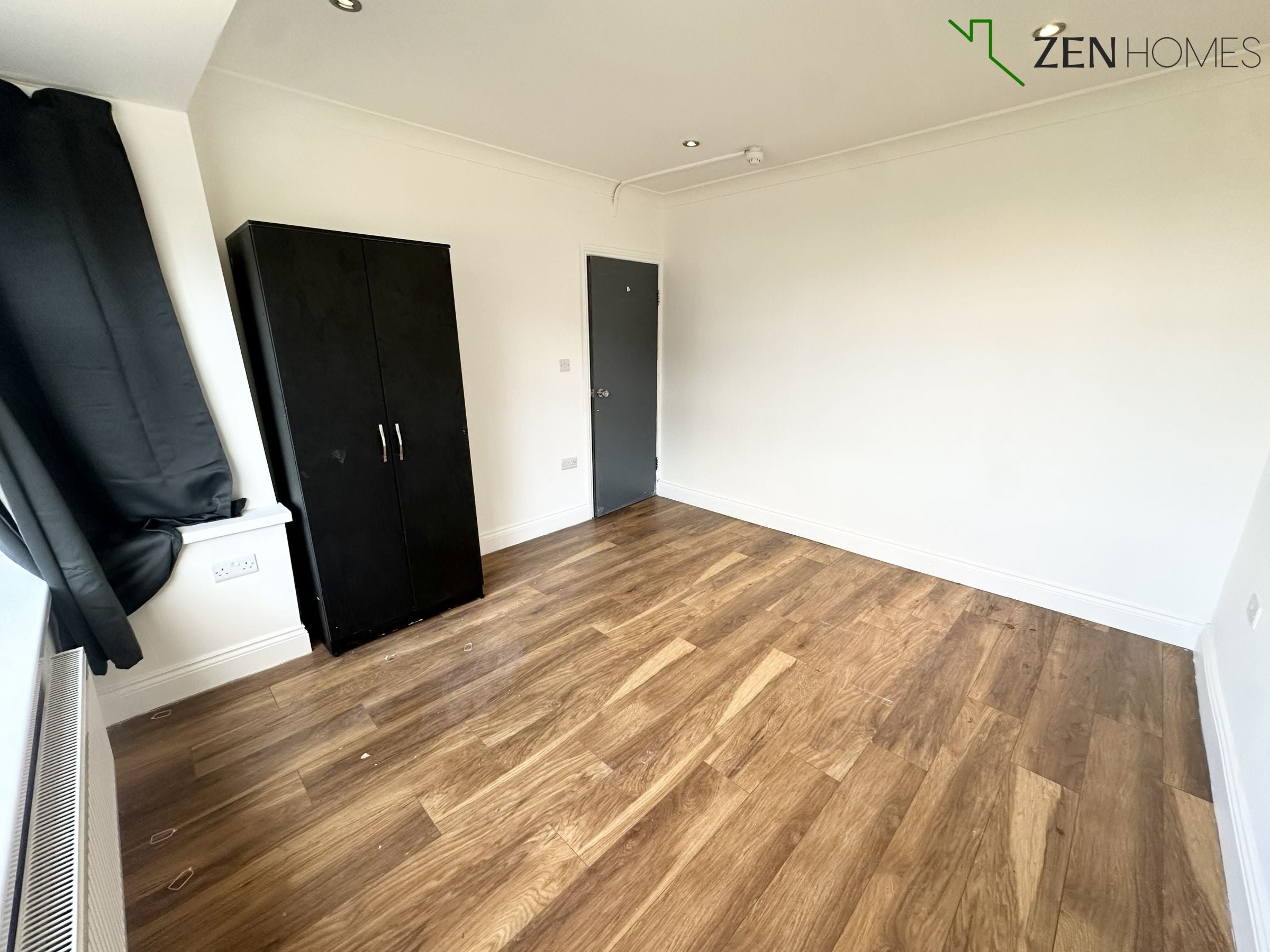 Room Bell Lane in Greater London
