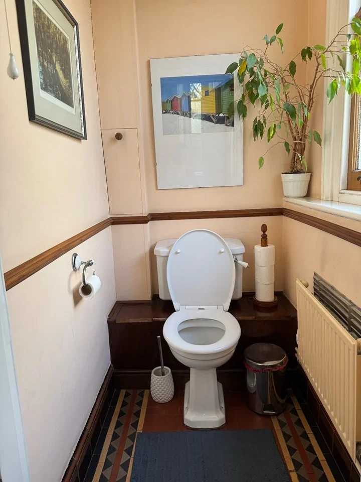 Room Harefield Road in Greater London