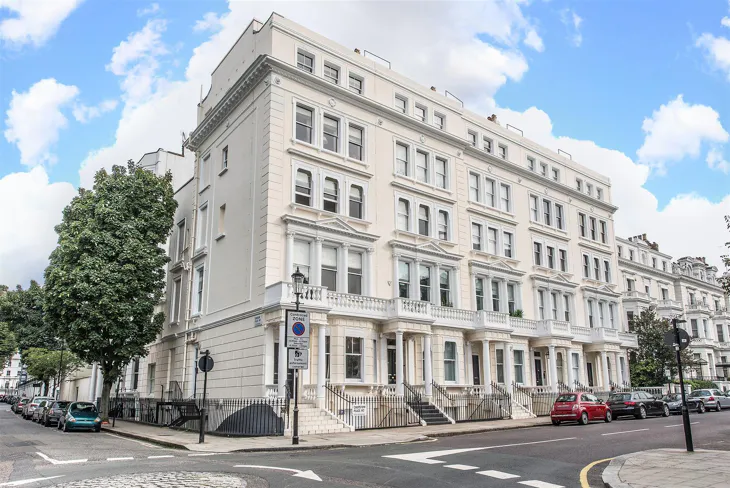 Flat Chepstow Place in City of Westminster
