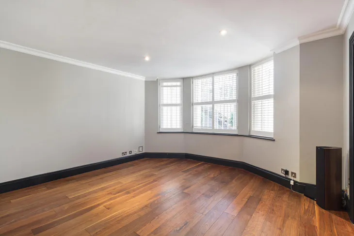 Flat Chepstow Place in City of Westminster