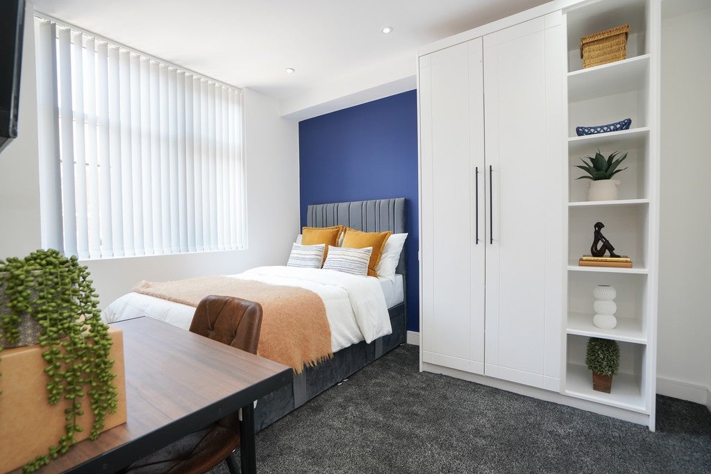 Room Irving Road in Coventry