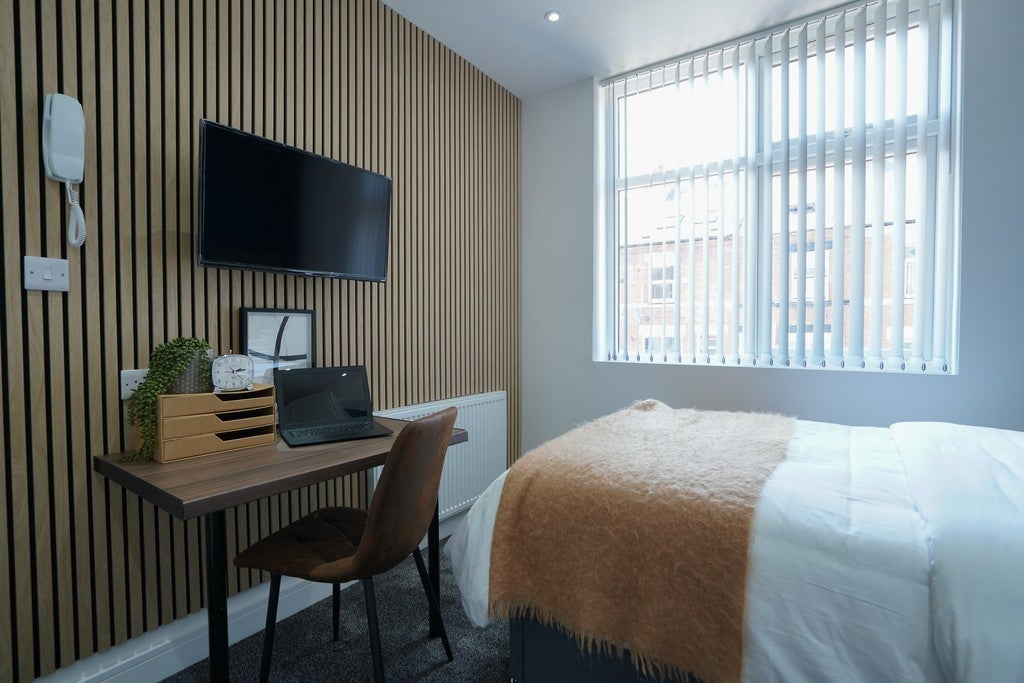 Room Irving Road in Coventry