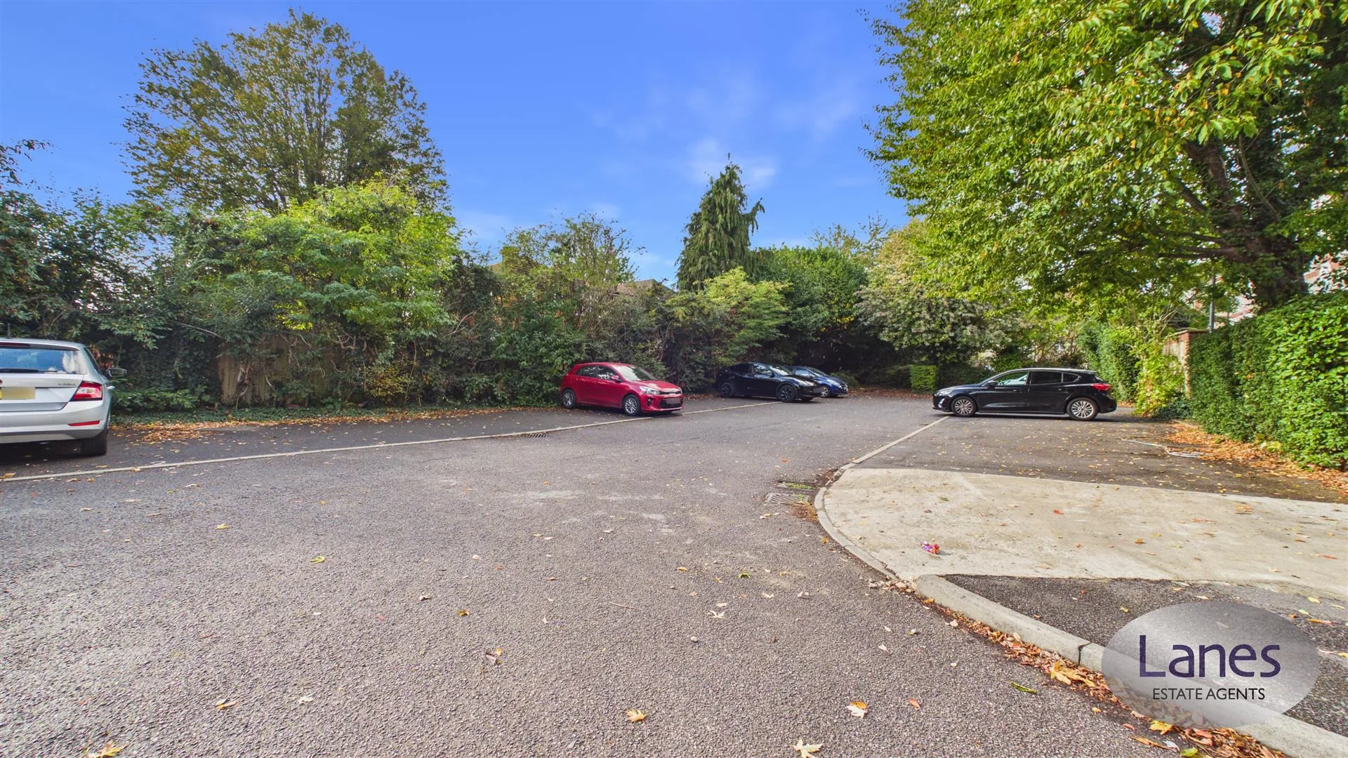 Flat College Road in Cheshunt