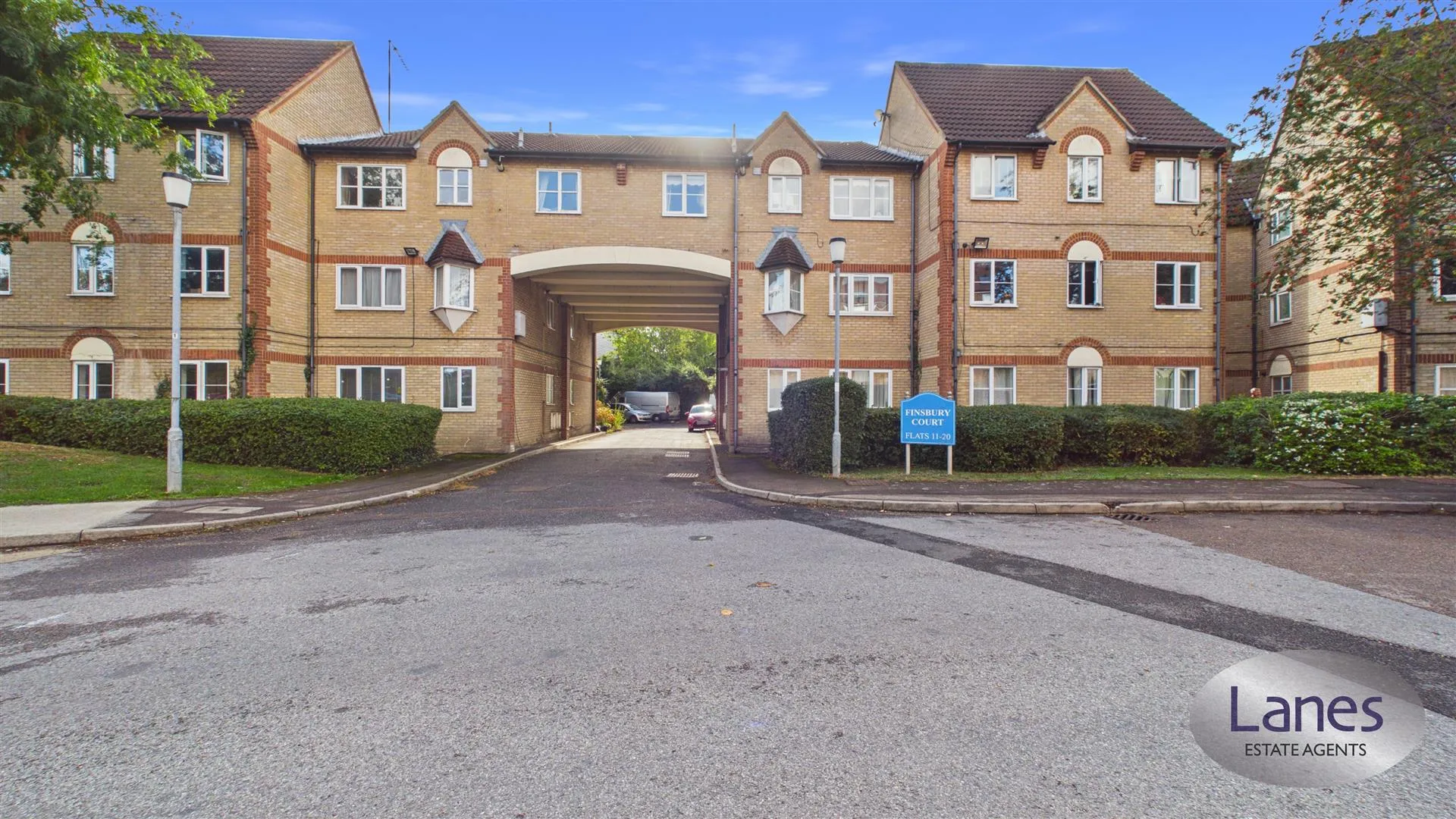 Flat College Road in Cheshunt