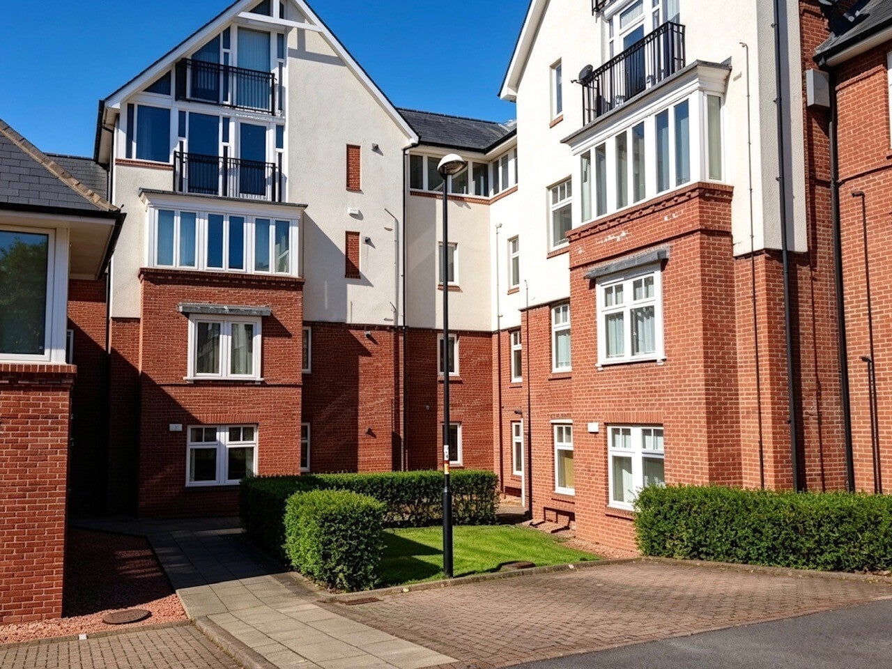 Flat Monument Court in Durham