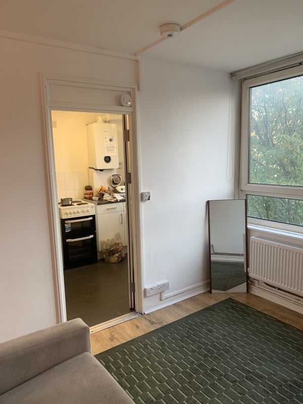 Room Hertford Road in Greater London