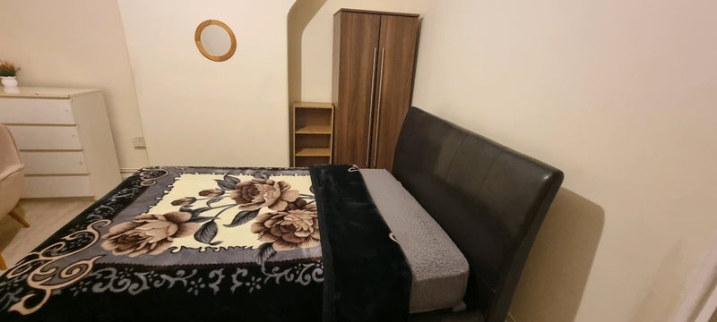 Room Wandsworth Road in Greater London