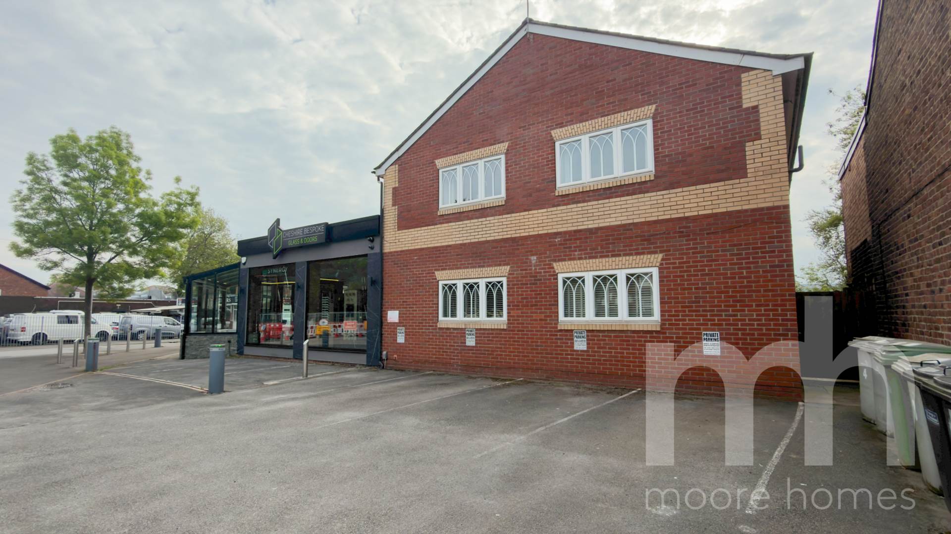 Flat Georges Road West in Poynton