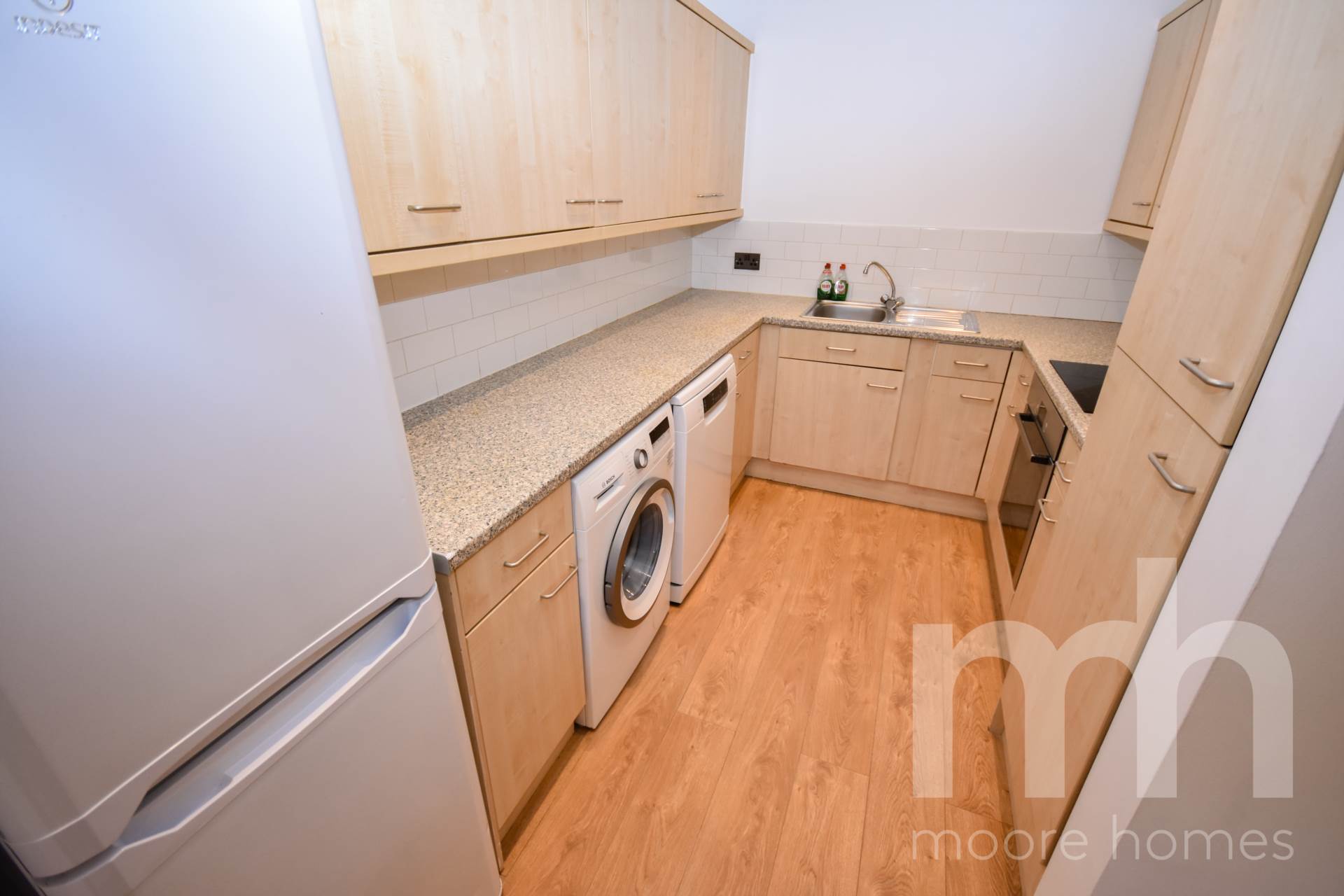 Flat Georges Road West in Poynton