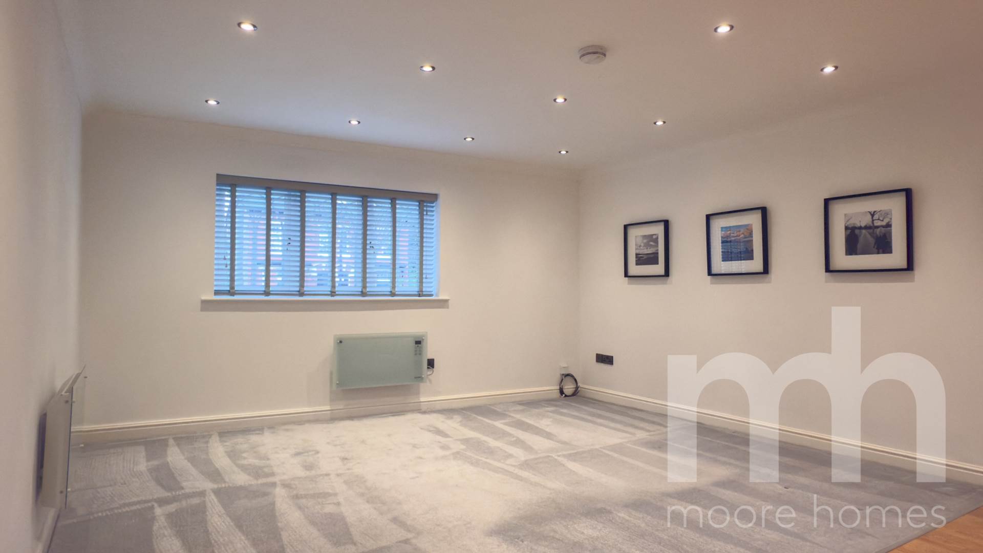Flat Georges Road West in Poynton