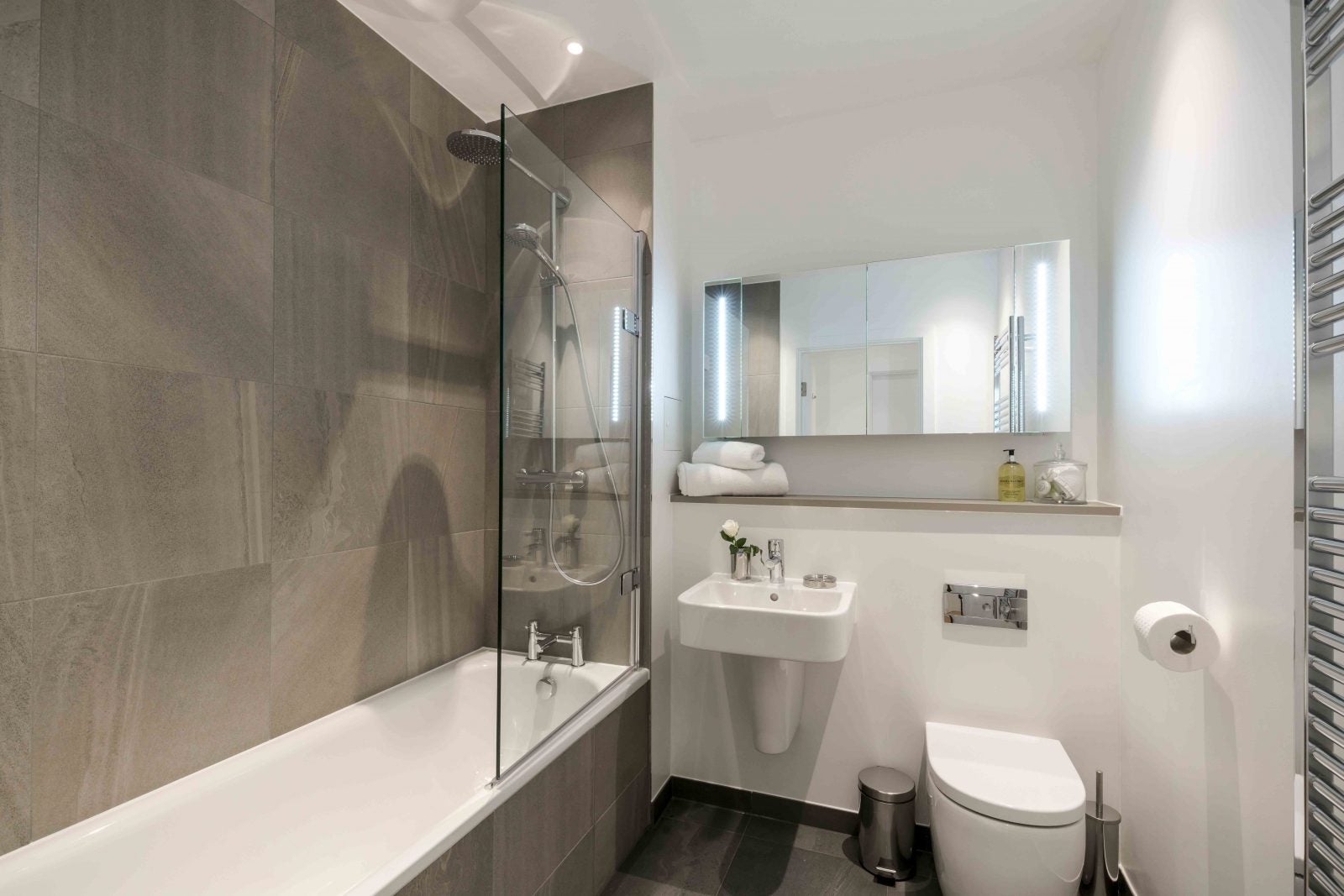 Flat Northcote Road in Greater London