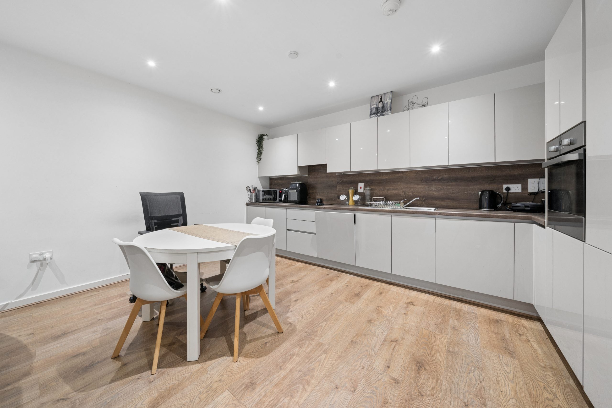 Flat Damsel Walk in Greater London