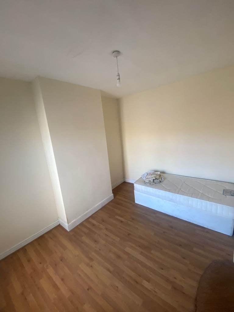 Flat Wellington Road South in Hazel Grove