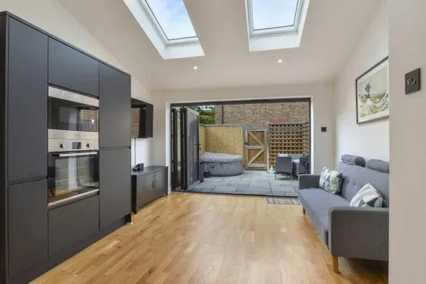 Flat Waterloo Road in Tonbridge and Malling