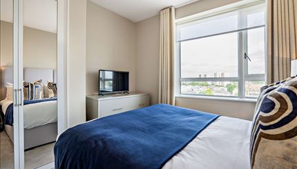 Flat Westferry Circus in Greater London