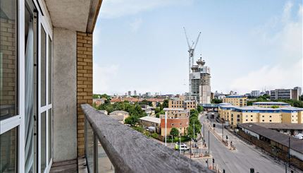Flat Westferry Circus in Greater London